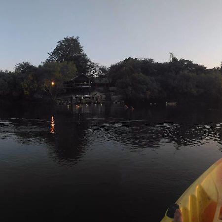 Caprivi Houseboat Safari Lodge Katima Mulilo Zewnętrze zdjęcie