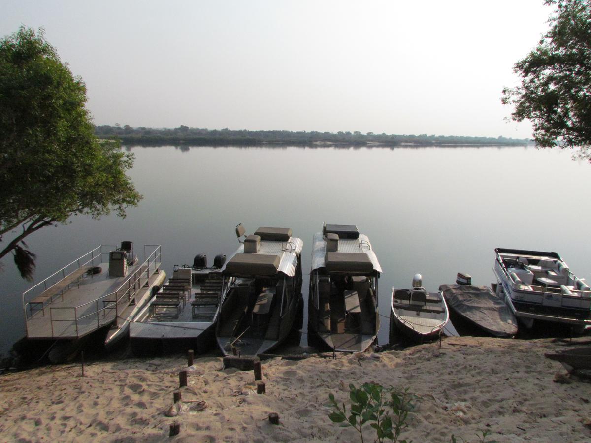 Caprivi Houseboat Safari Lodge Katima Mulilo Zewnętrze zdjęcie